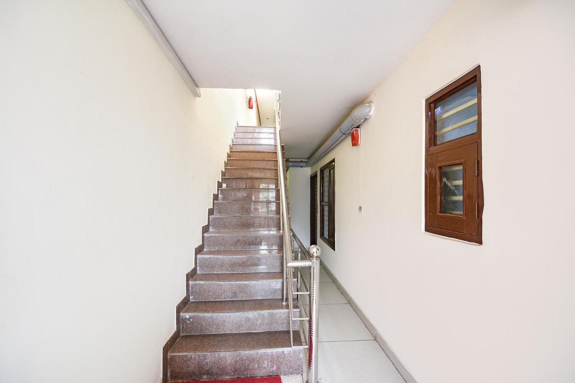 Fabhotel Green Valley Chandigarh Bagian luar foto